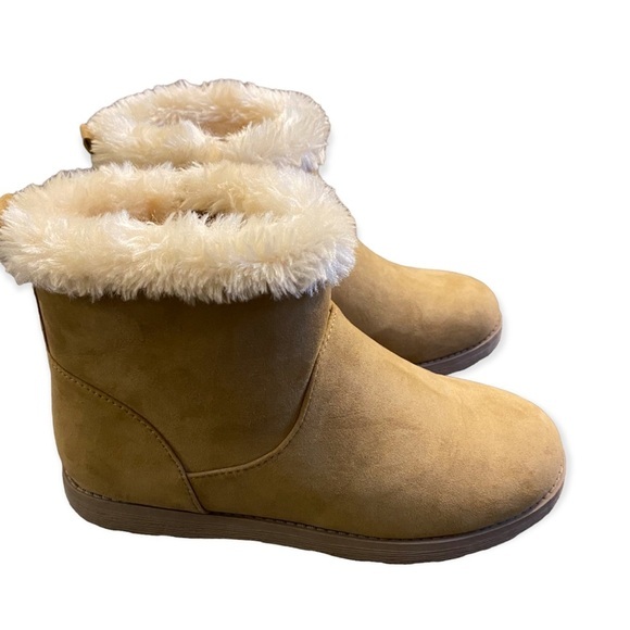 Cat And Jack Boots Size 4 Girls  Zips On Each Side - Picture 2 of 10